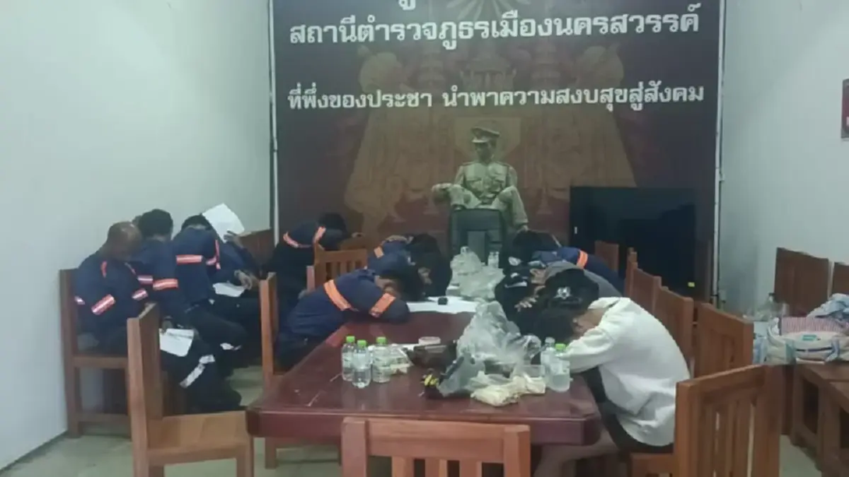 จับยกแก๊ง 18 คน! สวมเสื้อทีมมุดท่อตัดสายเคเบิล NT นครสวรรค์