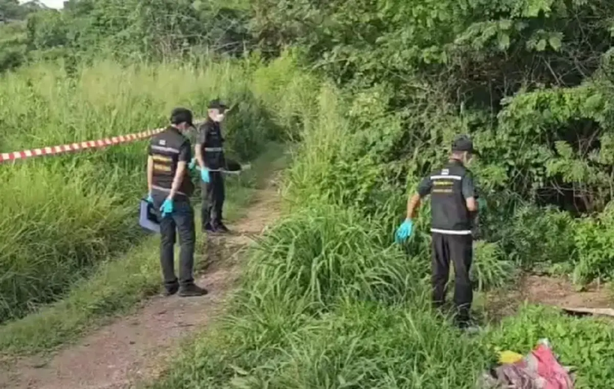 รวบแล้ว! 3 ผู้ต้องหาสังหารหนุ่มสักมังกร ใส่กุญแจมือหมกป่า