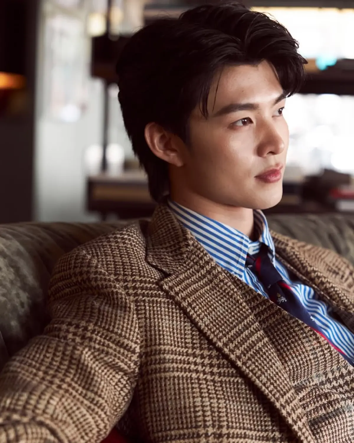 เฟรมทองคำ นักแสดงไทย กระทบไหล่ซุปตาร์เกาหลี  หล่อคูณสอง 