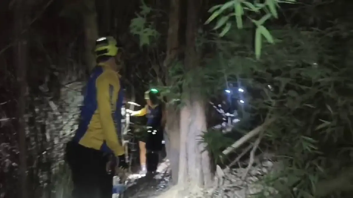 นักวิ่งหนุ่มสาวอยากลองทางใหม่ สุดท้ายหลงป่า กู้ภัยเร่งเข้าช่วย