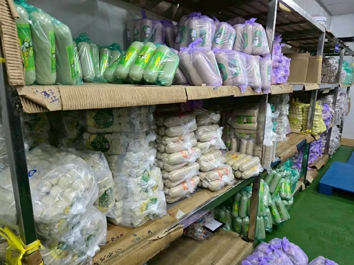 ทิ้งได้ทิ้ง ยี่ห้อหมูยอ - ลูกชิ้น ไร้ อย. หลังโรงงานเถื่อนโดนบุก