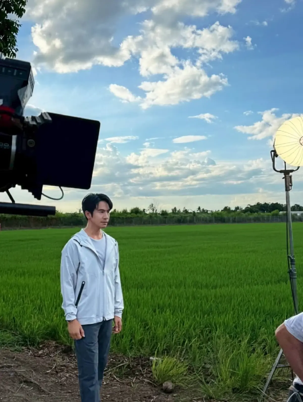 โป๊ป ธนวรรธน์’ คัมแบ็กโพสต์รูป  แต่ภาพเบื้องหลังทำแฟนๆคิดถึง