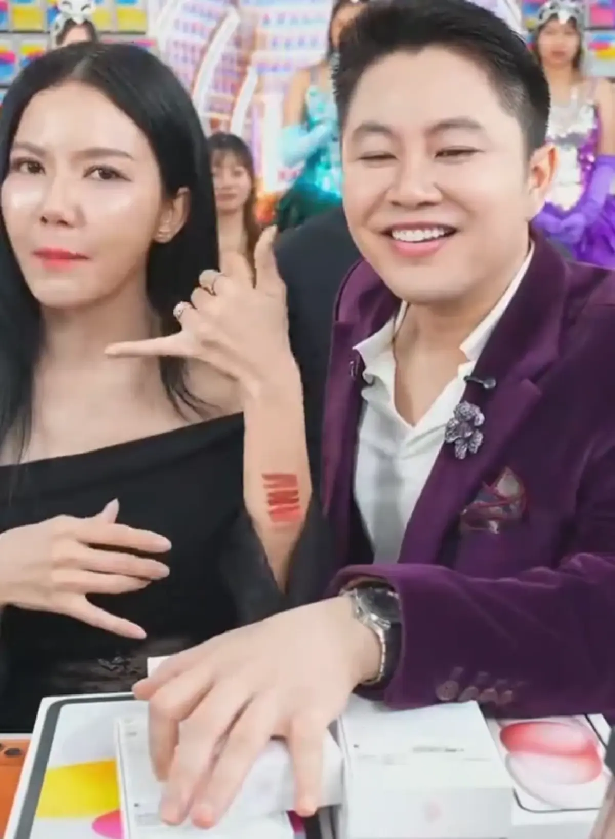 "จ๊ะ นงผณี" ตอบแล้วไปไลฟ์สดคู่ "วิน วิลเลี่ยม" ถูกจับตาทะเลาะ "พิมรี่พาย"
