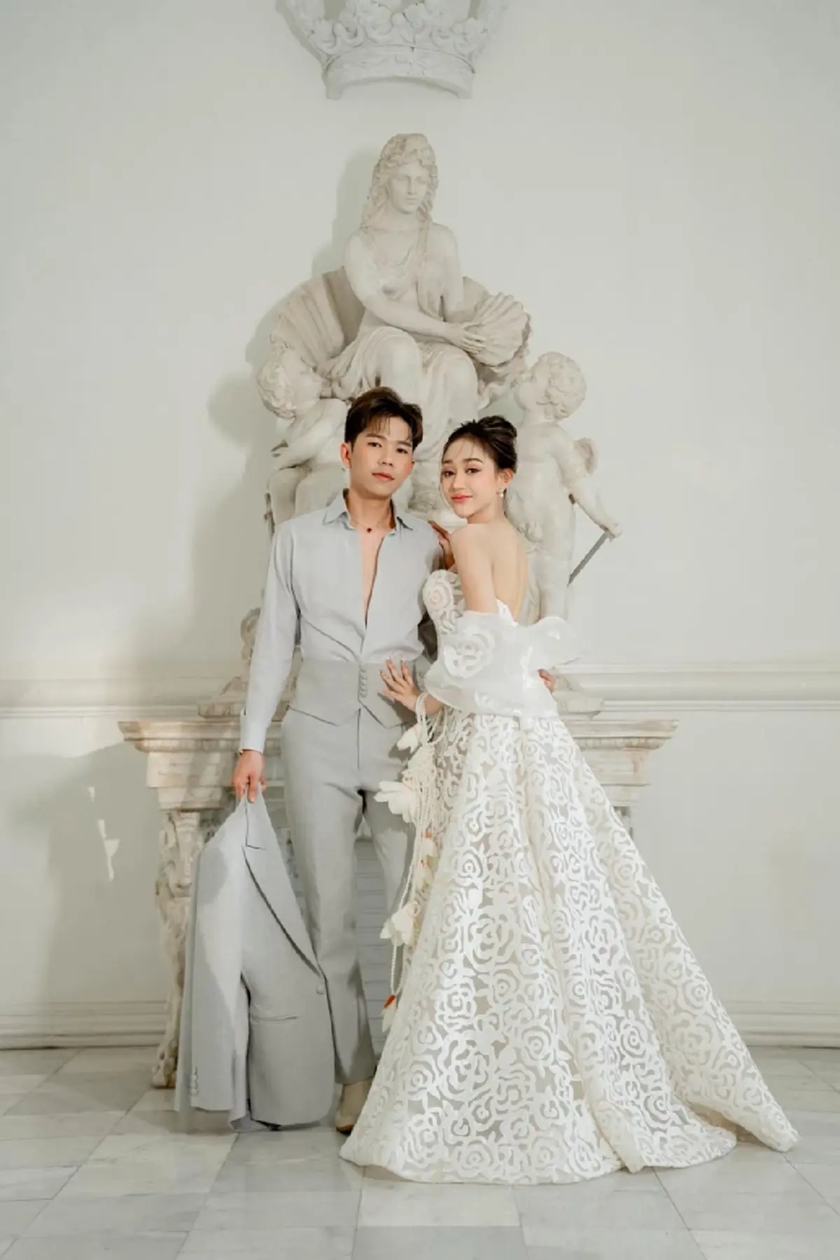 วิวาห์หวานฉ่ำชื่นมื่น นุ่น ดำดง ควงแขน  นุ กฤษฎา เข้าพิธีแต่งงาน