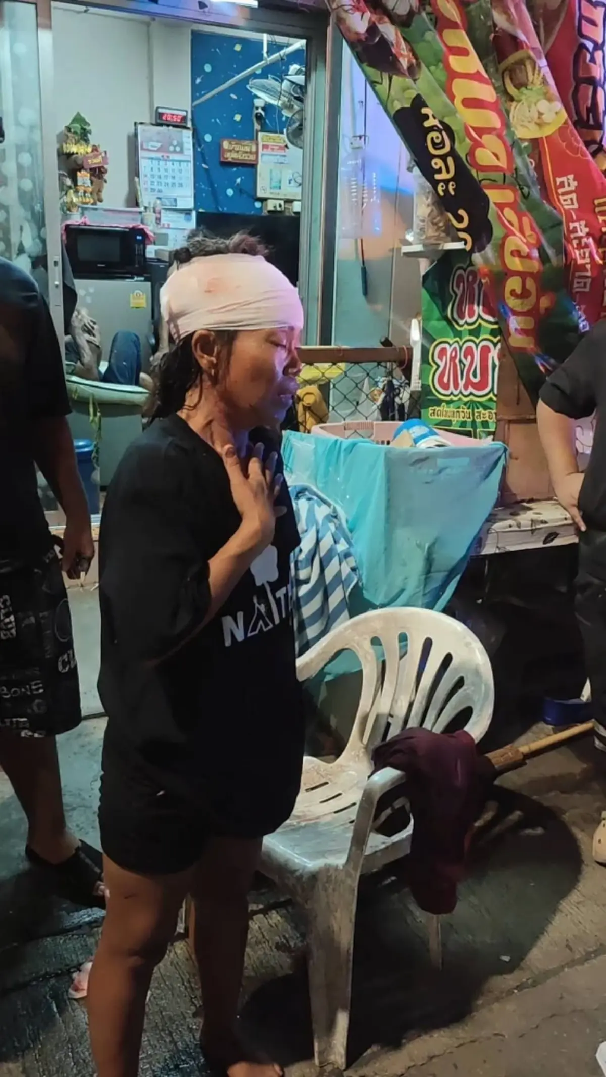 ทวงเงินซื้อเหล้า 200 พม่าฉุนคว้าเก้าอี้ฟาดสาวไทยหัวแตกยับ