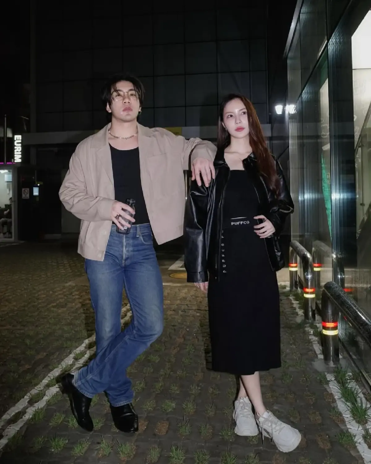 หล่อสวยใจบุญแพ็กคู่ สองพี่น้องดาราดัง ซุ่มมอบทุนการศึกษา