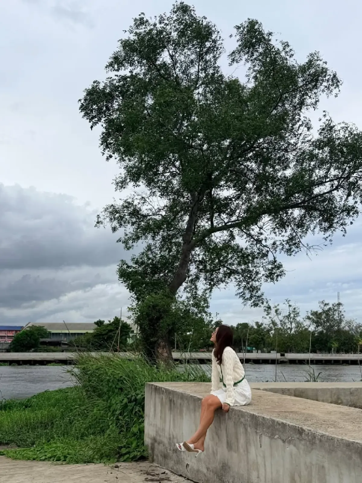 "แอน ทองประสม" อวดที่ดินผืนงาม แต่แฟนคลับหลุดโฟกัสสิ่งนี้ 