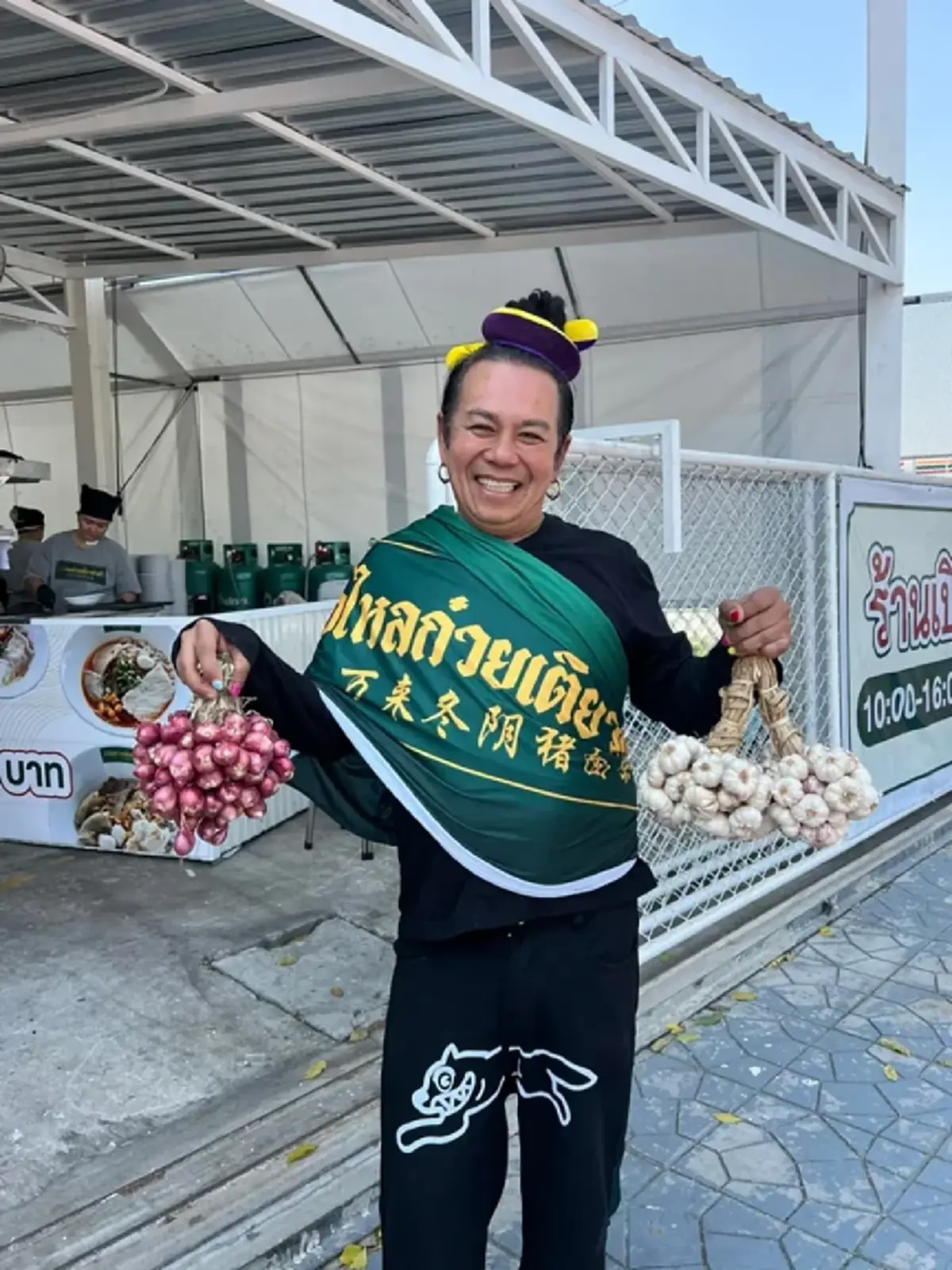 เสนาหอย โพสต์รัวๆ หลังปิดร้านก๋วยเตี๋ยว เห็นแฮชแท็ก FC เมนต์สนั่น