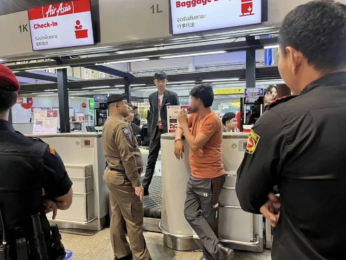 18 นักท่องเที่ยวอินเดีย ถูกสกัดขึ้นเครื่องไปลาว พบสาเหตุชวนเอ๊ะ