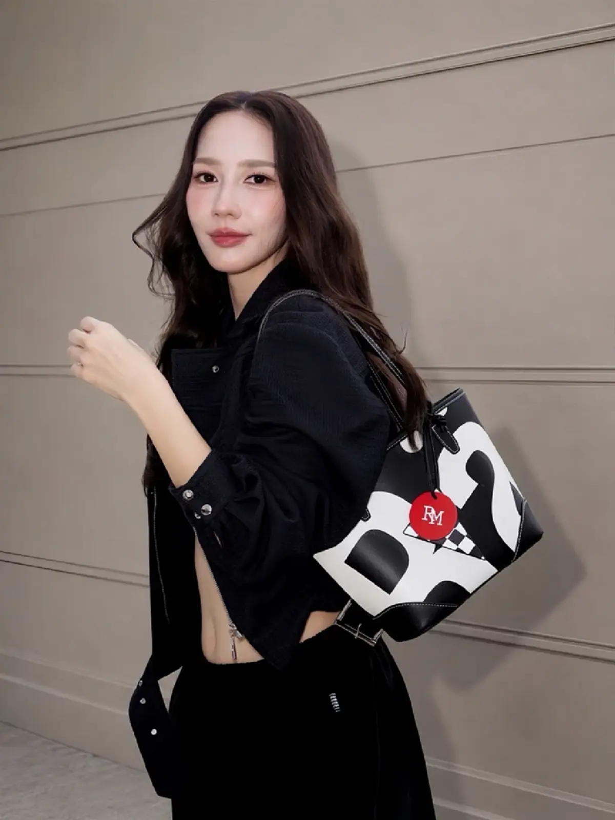 หนูน้อยคนนี้คือใคร? ย้อนภาพวัยเด็ก ลั่นสวยมาตั้งแต่เกิด