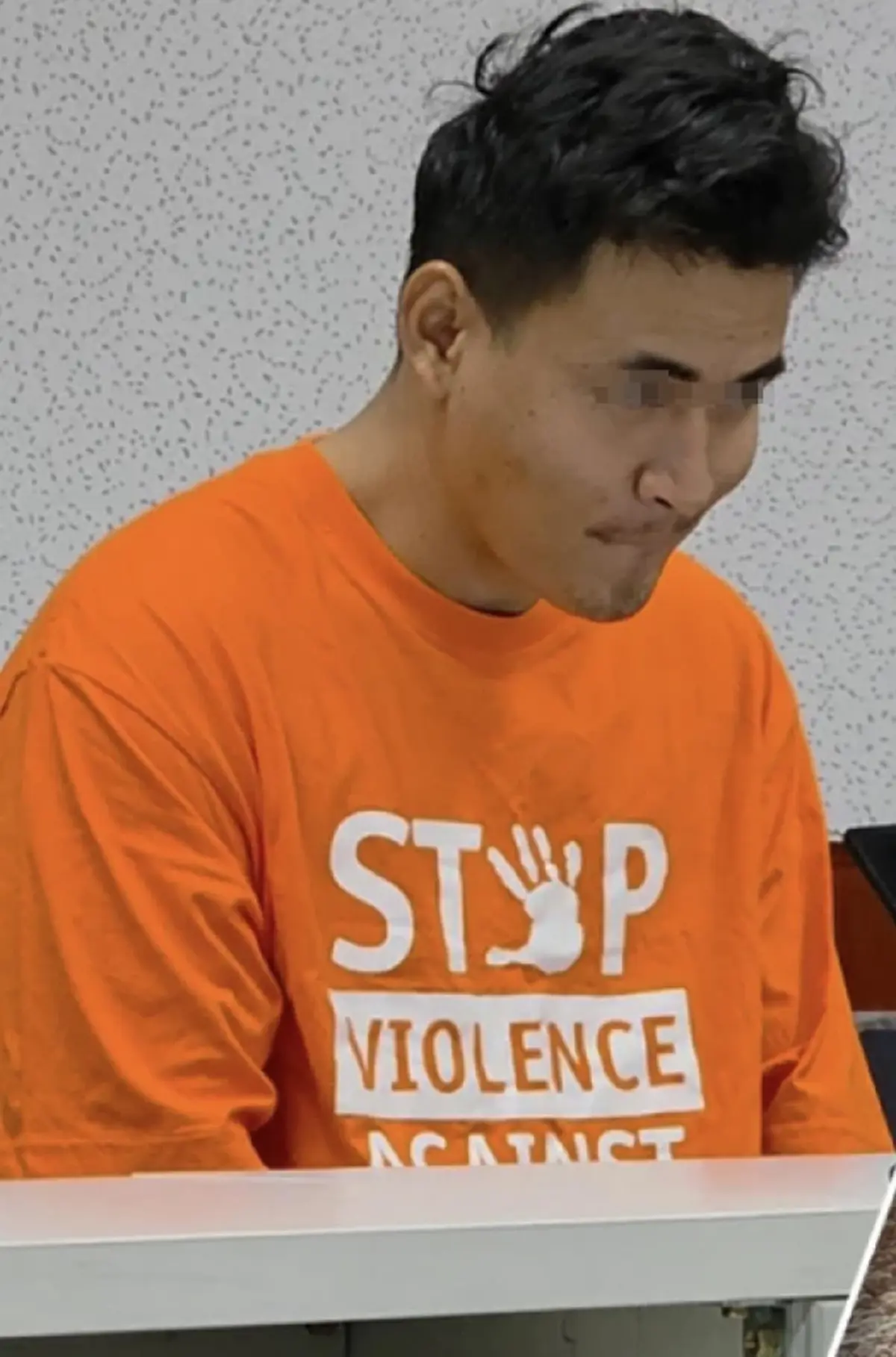 แห่ซูมเสื้อ อานนท์ ชนแฟนสาว-กาฟิวดับ เห็นข้อความชัด ๆ ยิ่งสาปหนัก
