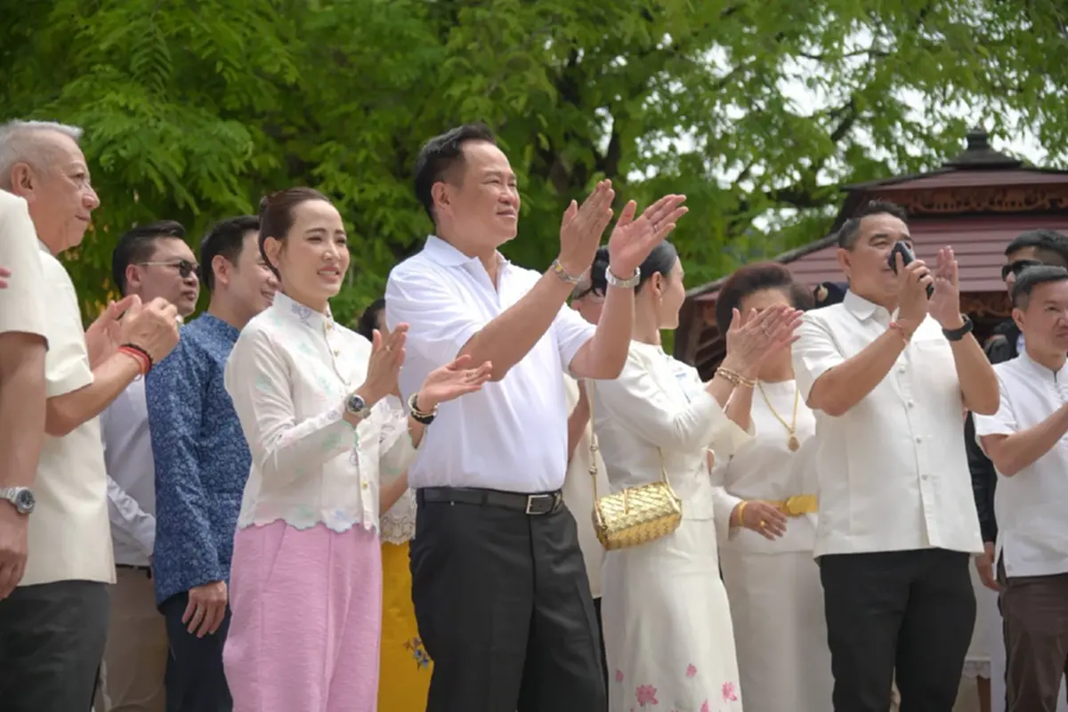 เลขเครื่องบิน "อนุทิน" บินทำบุญวันพระใหญ่ ทอดผ้าป่าวัดถ้ำเสือ