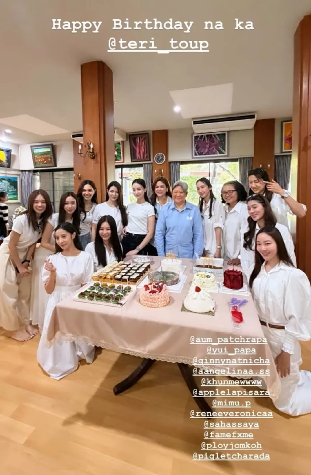 "ติ๊ก กัญญารัตน์" ฉลองวันเกิดหวานใจ  แฟนๆแห่หลุดโฟกัสเสื้อ