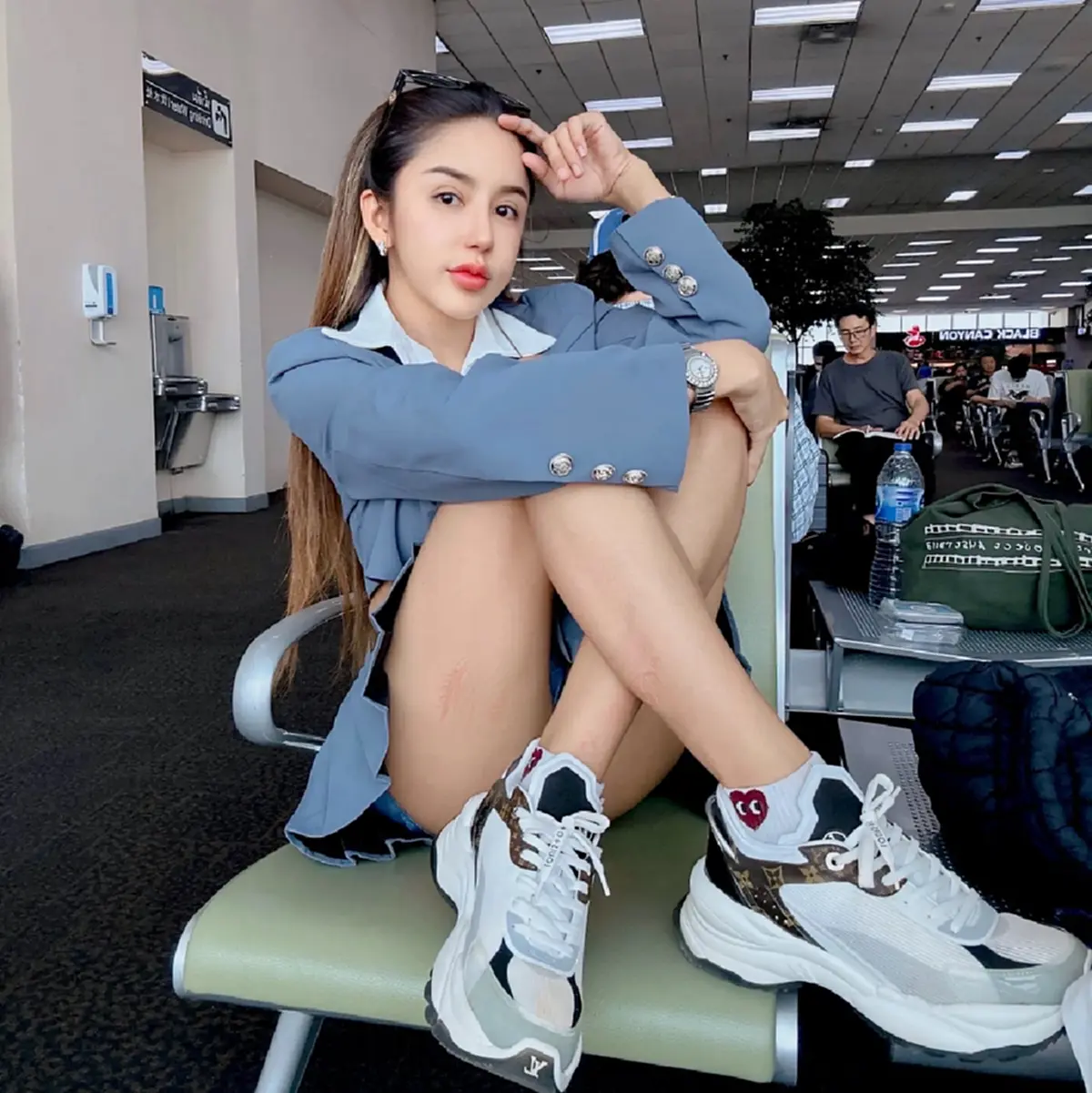 เอาแล้ว "เมียนักร้องดัง" แฉวีรกรรมเต็นท์รถดัง มองหยียดจนร้องไห้