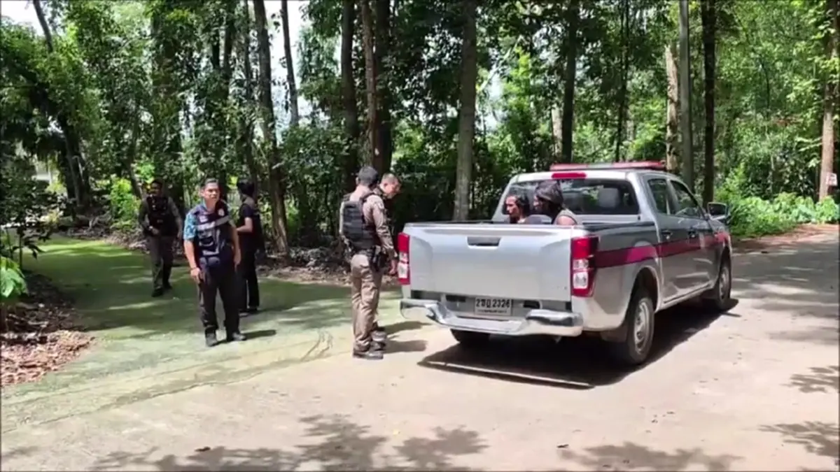 พระ-แม่ชีผวา! 2 หนุ่มยึดเจดีย์วัดเป็นบ้าน เสพยาหลอนป่วนทั้งคืน