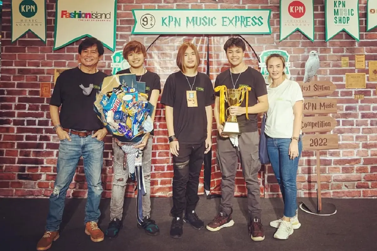 รอวันนี้มานาน หนุ่ม สันติสุข ลูกชายคนโตเรียนจบวิศวะ AI ระดับโลก 