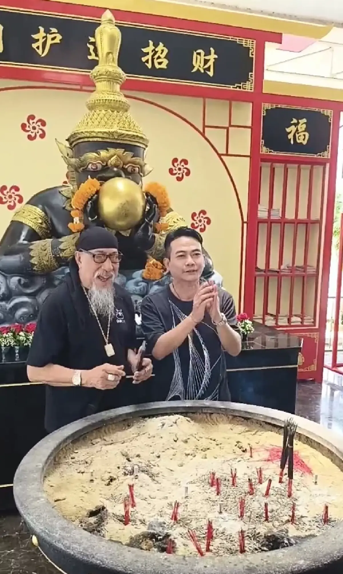 เปิดเลขธูป "เหน่ง เหม่งจ๋าย" ทำบุญ 100 วัน โผล่ชัดแห่จดเก็บ