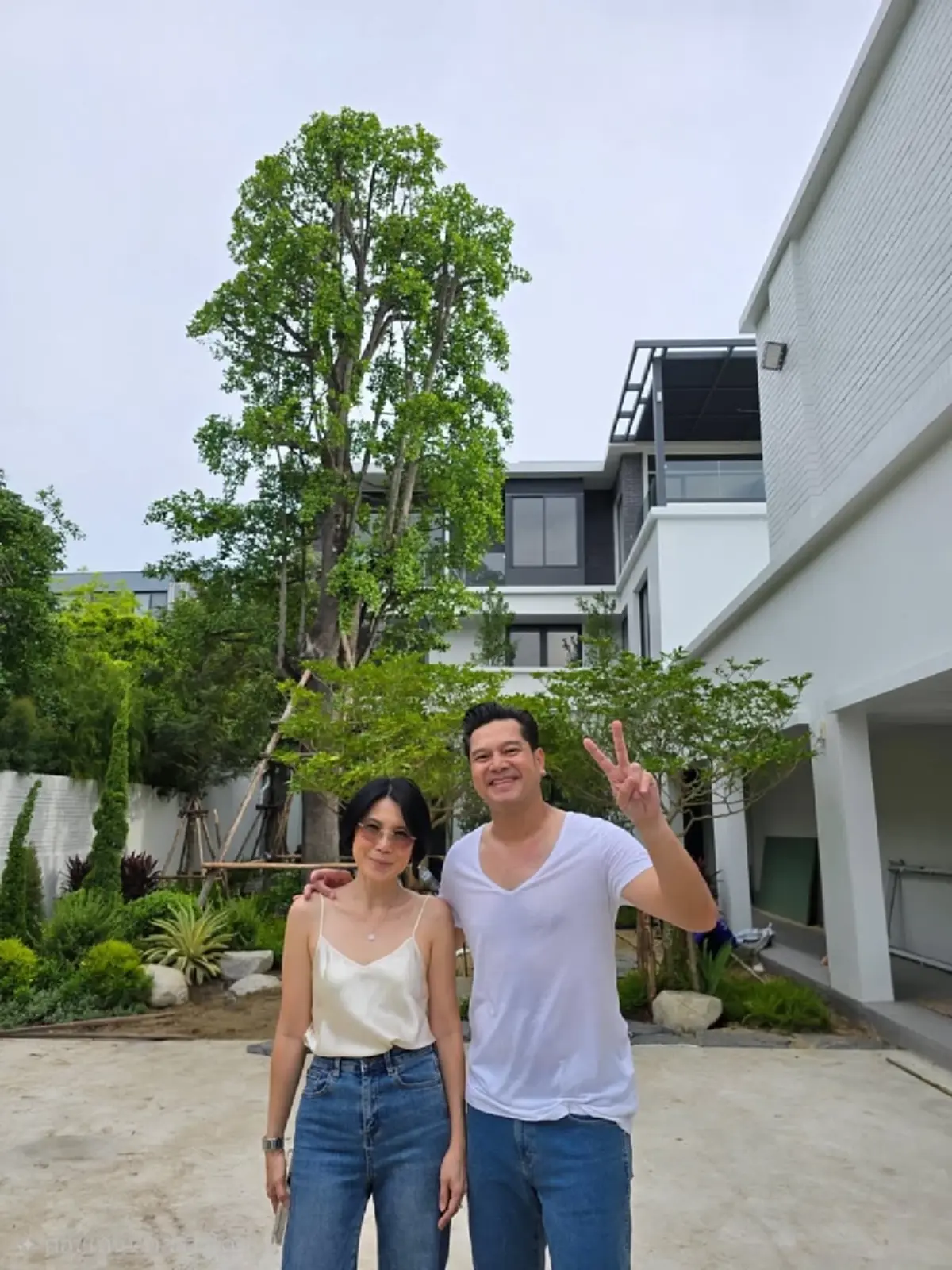เต๋า สมชาย อวดโฉมบ้านหลังใหญ่สร้างเสร็จแล้ว  ร่มรื่นน่าอยู่มาก