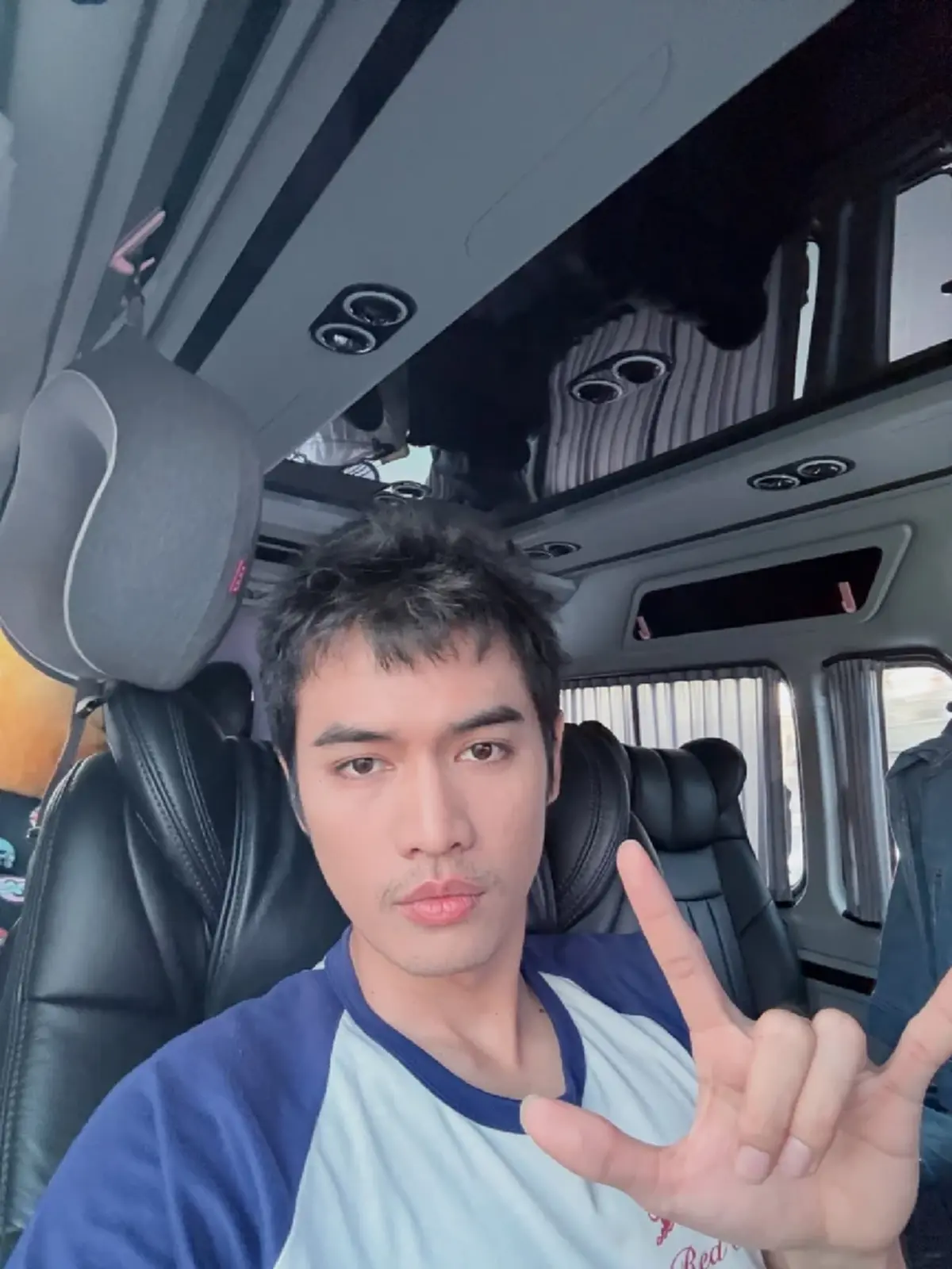 เฉลยแล้ว นักร้องดัง ตอบชัดทำไมรูปมัว  รู้สาเหตุถึงกับเอ็นดู