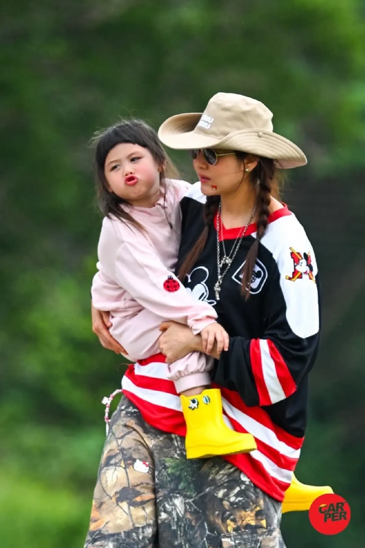 "ชมพู่ อารยา" โพสต์ภาพลูกชาย ล่าสุด  "พายุ" เปลี่ยนไปมาก 