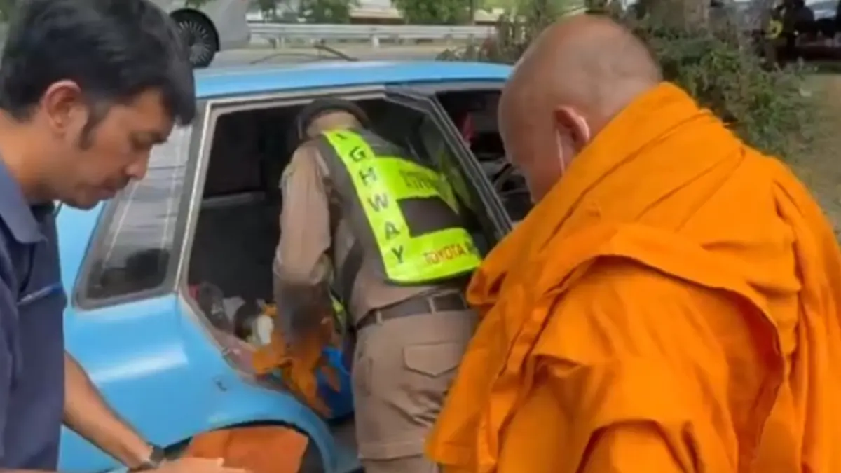 รวบพระชราเมาขับเก๋งข้ามจังหวัด ค้นรถเจอถุงยาง-แชตสยิว
