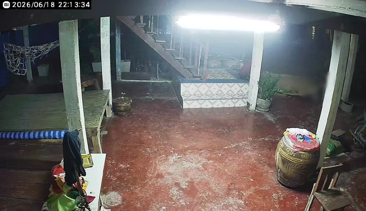 ล่าตัว เพื่อนบ้านทำร้าย ชายวัย 65 ดับสลดคาบ้าน ก่อนหลบหนี