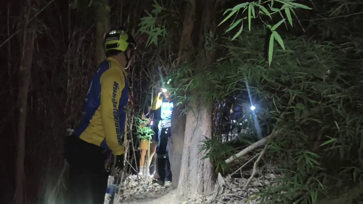 นักวิ่งหนุ่มสาวอยากลองทางใหม่ สุดท้ายหลงป่า กู้ภัยเร่งเข้าช่วย