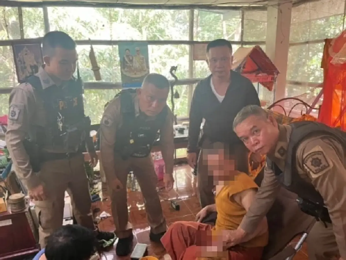 ชาวบ้านสุดทนแจ้งตำรวจ! บุกค้นกุฎิ เจอพระลูกวัดพร้อมยาบ้าคาตัว