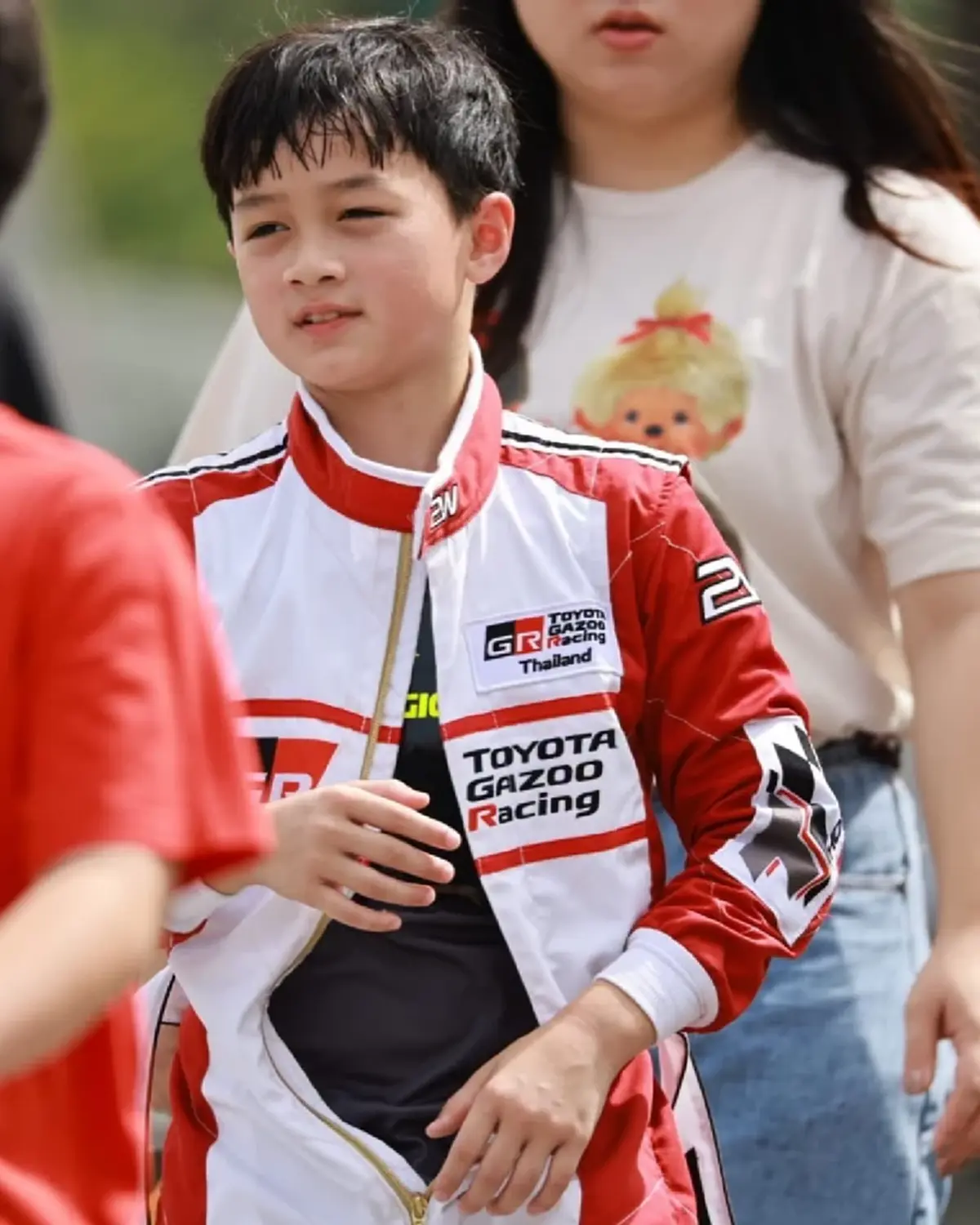 แม่ชมกรี๊ดลั่นสนาม ลูกชาย ฮึดแซงเข้าเส้นชัย คว้าที่ 1 แข่งโกคาร์ท