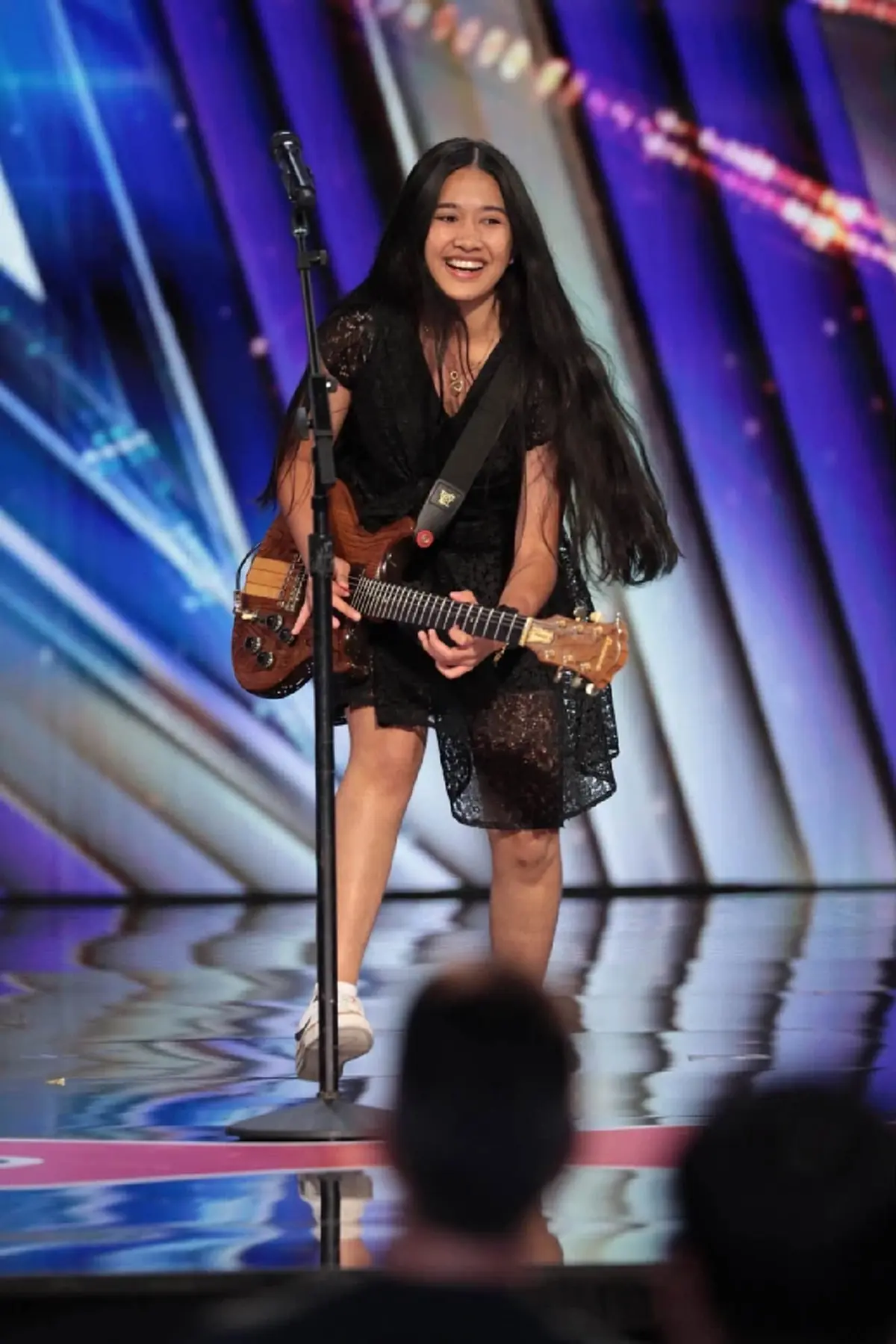 กระหึ่มโลก  "เนเน่ รอยัล" สาวน้อยภูเก็ตวัย 16 ปี คว้า 4 ผ่านเวทีดัง