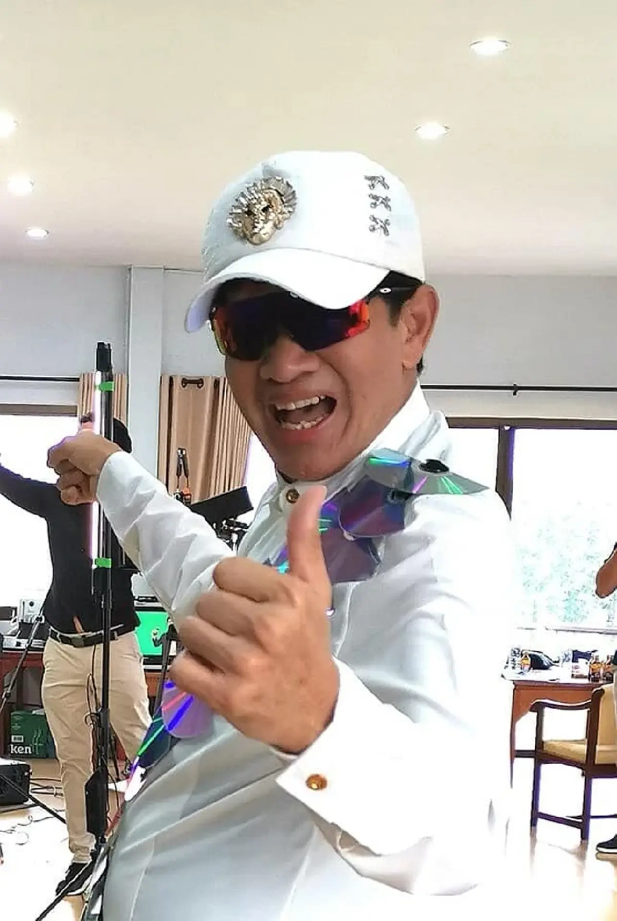 73 ปีจริงหรอเนี่ย โซเชียลแห่แชร์  "ตู้ ดิเรก" เต้นยับเพลงสาวบางโพ