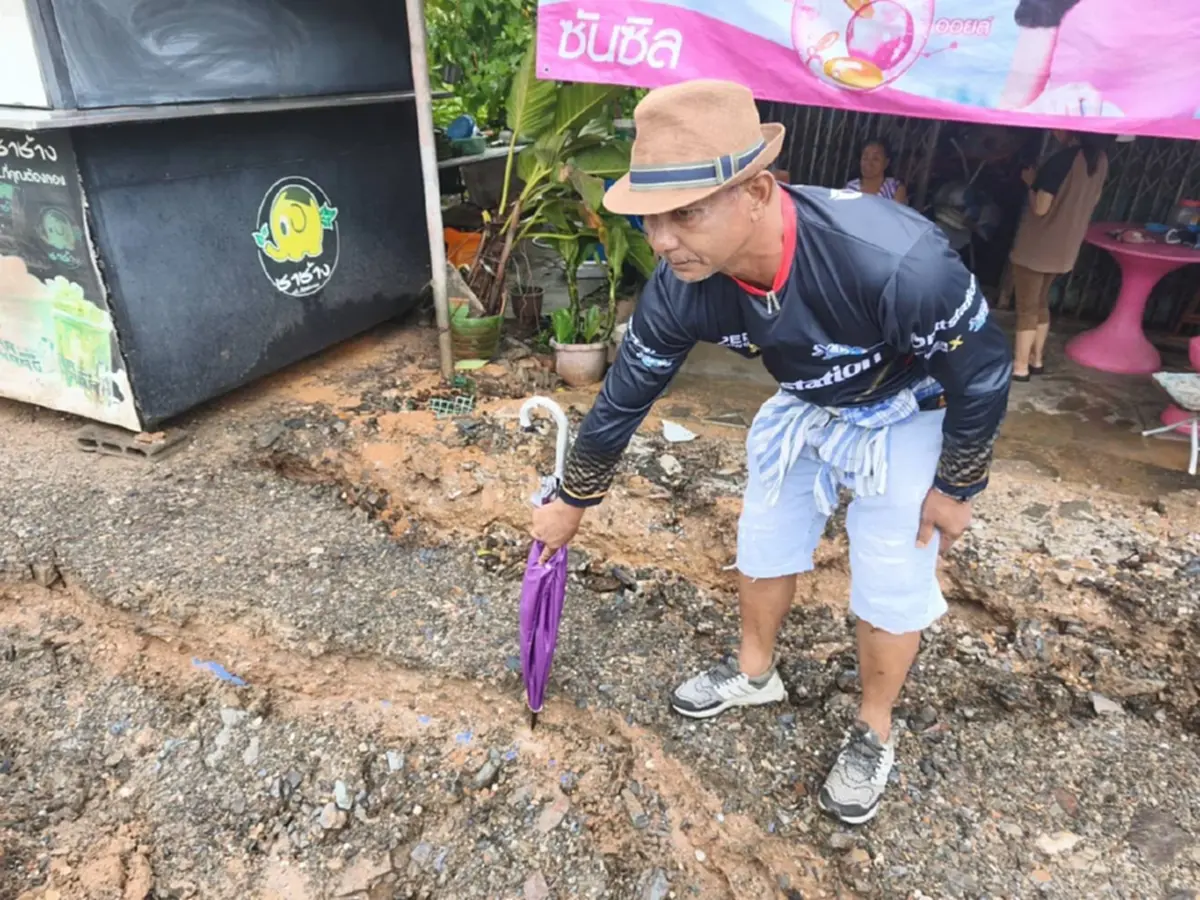 ชาวพังงาร้อง! โครงการฝังท่อประปายักษ์ทำขอบถนนทรุดวุ่น