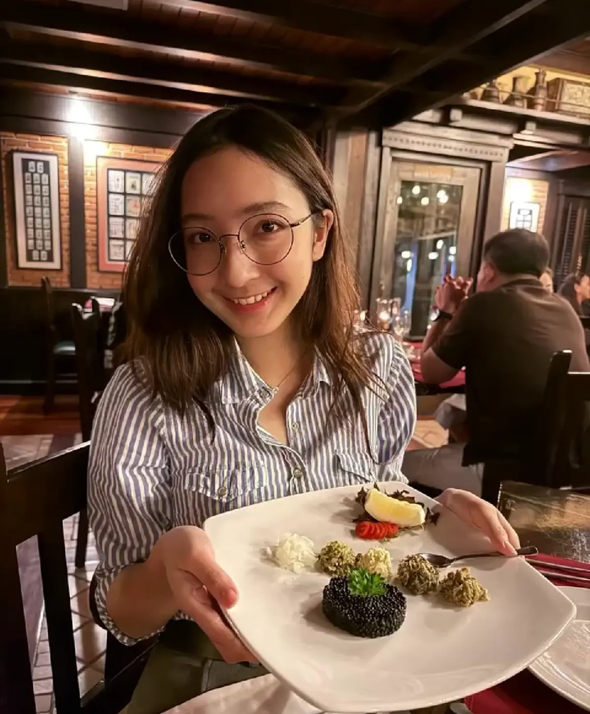 "กวาง กมลชนก" โพสต์อวยพรซึ้งวันเกิด "น้องเนย" อายุครบ 21 ปี 