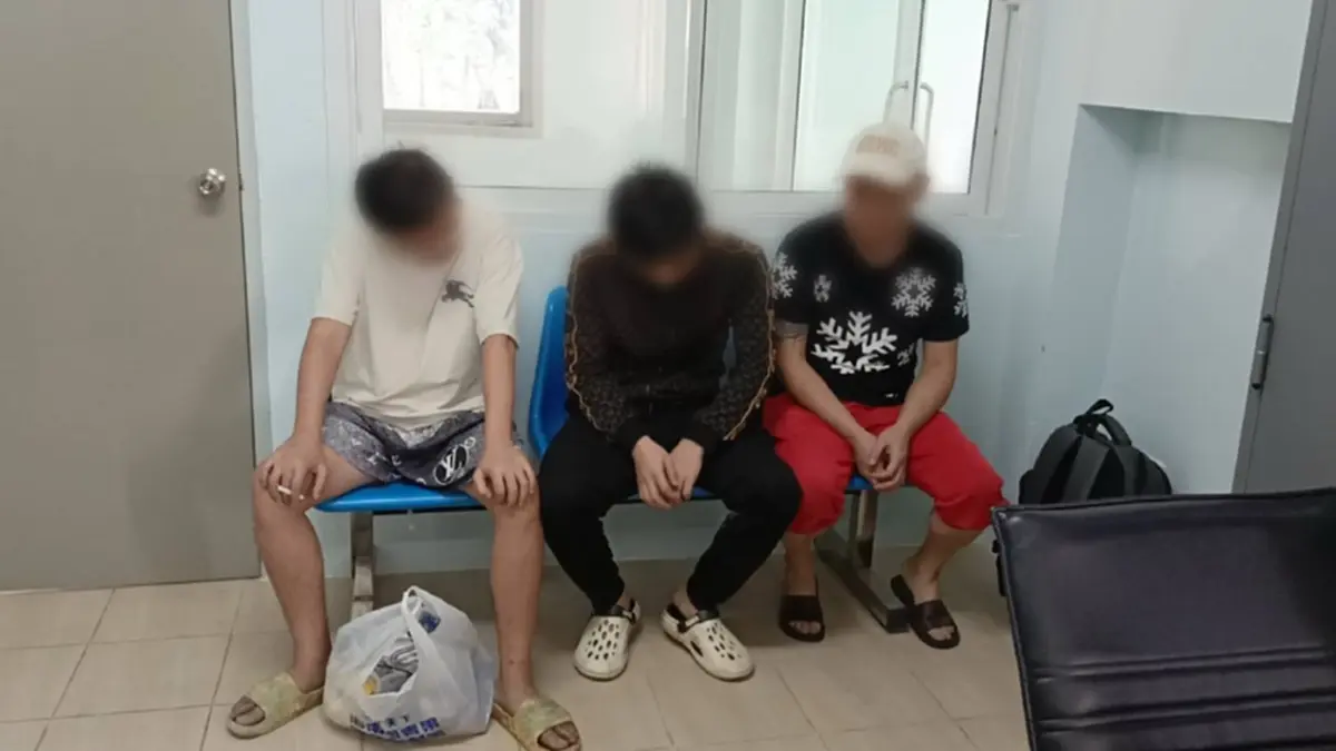 สกัดรถลักลอบขน 3 ชาวจีน เช็กประวัติลึกผงะเจอ 2 ราย มี "หมายจับแดง"