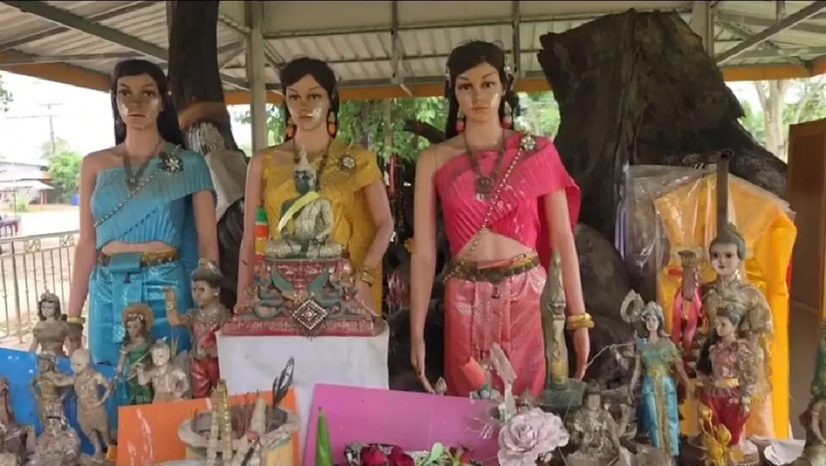 ฮือฮา! แห่ขอเลขเด็ด "แม่ตะเคียน 3 แม่" หลังชาวบ้านถูกรางวัลใหญ่