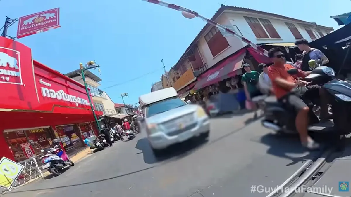 นาทีชีวิต! "กาย รัชชานนท์" สวมสัญชาตญาณพ่อ พุ่งขวางกระบะซิ่ง