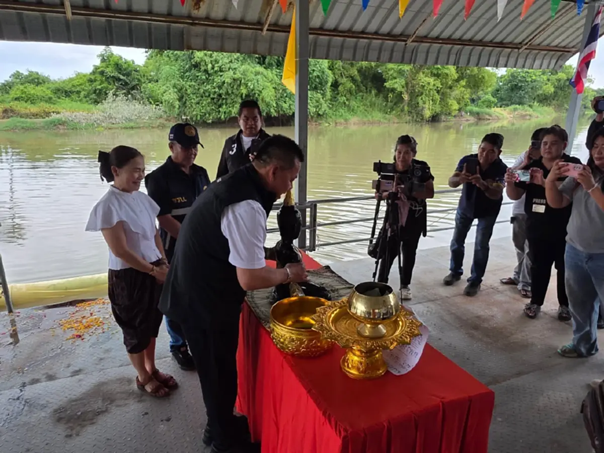 เปิดเลขมงคล เลขหางประทัด พิธีอัญเชิญหลวงพ่อดำ ลงสรงแม่น้ำท่าจีน 