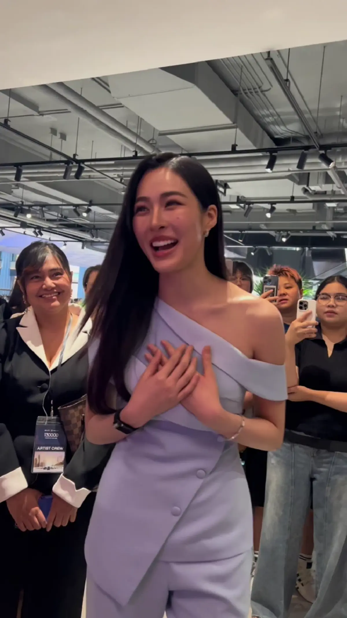 ตัวแม่ยังยอม  "แต้ว ณฐพร"   ถือป้ายไฟเซอร์ไพรส์นางเอกรุ่นน้อง 