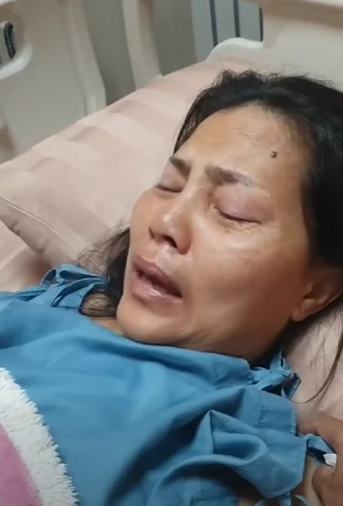 "สุนารี" ปล่อยโฮทันที หลังอ่านคอมเมนต์นักร้องดัง ส่งมาหา