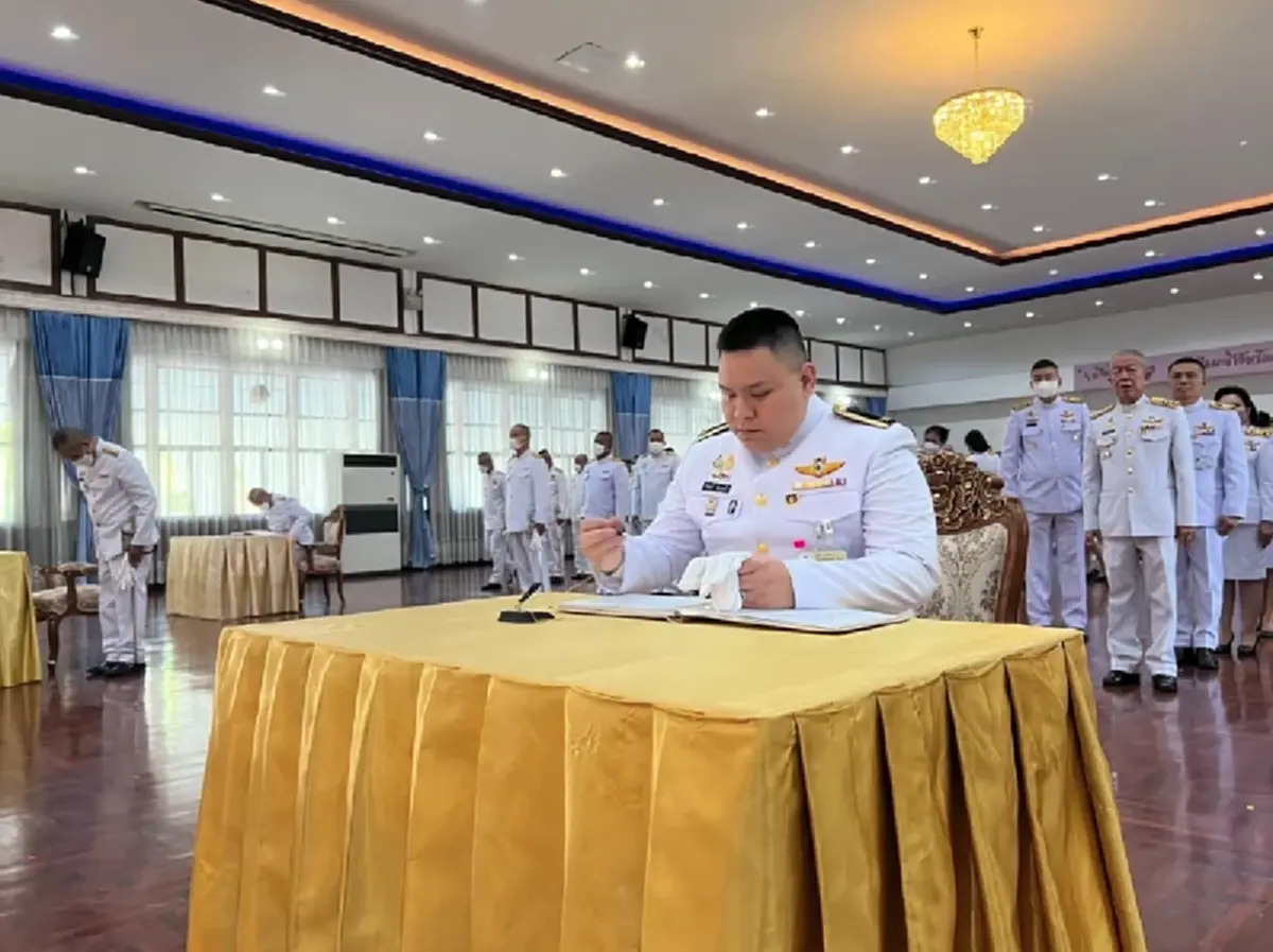 ถึงกับตกใจ เปิดอาชีพแท้จริง "หมวดนัท" หลังเป็นกระแสร้อน