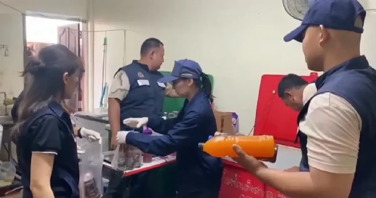 รายได้ทะลุหมื่นต่อวัน! บุกทลายร้านชำขายน้ำกระท่อม-ยาแก้ไอ
