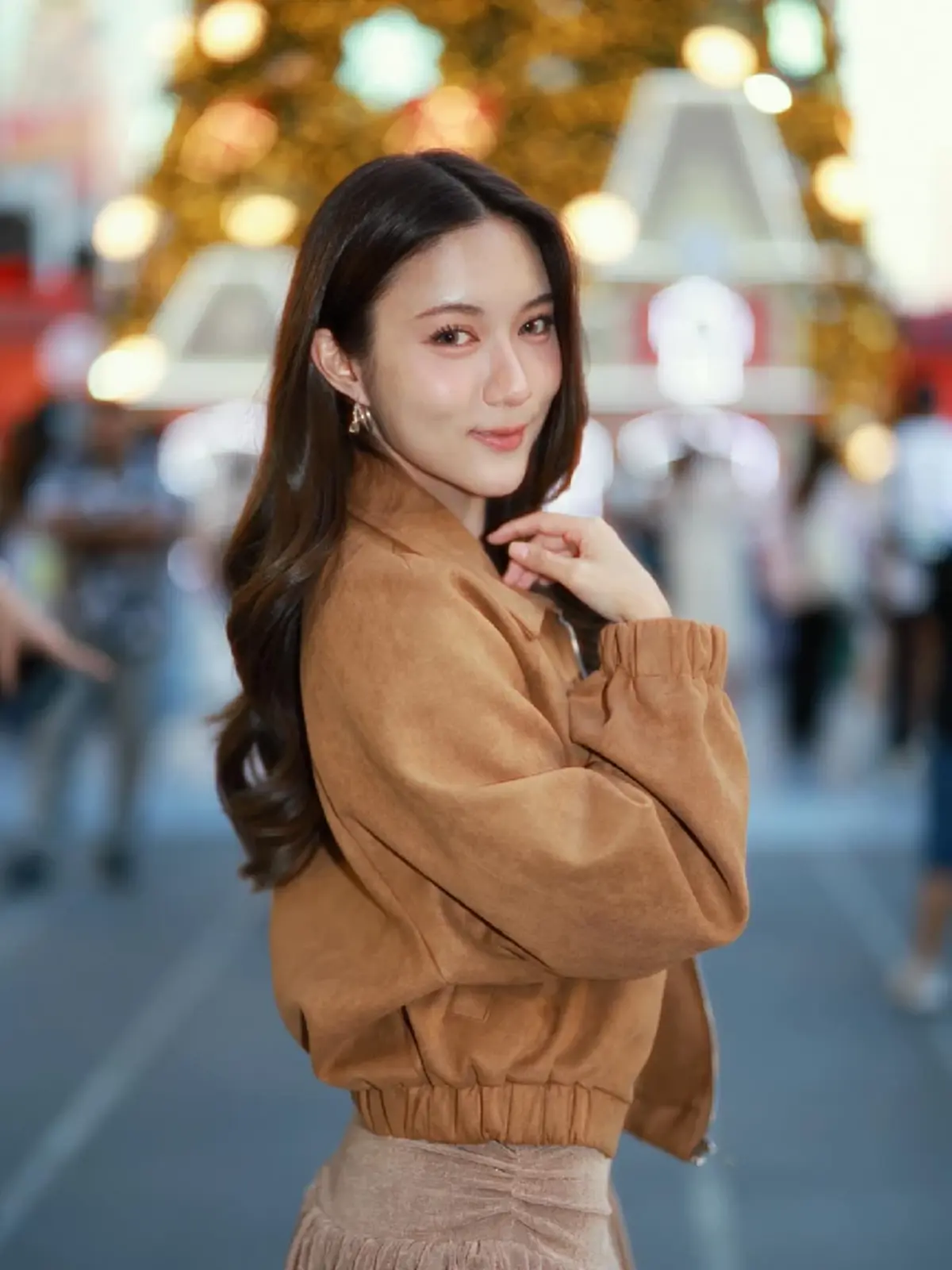 โตเป็นสาวแล้ว  "น้องใยไหม" ฉลองวันเกิดวัย 21 ปี ลุคใหม่สวยฉ่ำ
