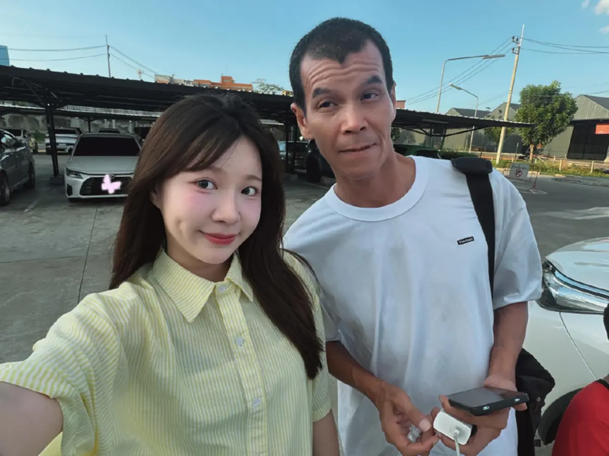 ลูกสาว "ยาวลูกหยี" แชะภาพคู่คุณพ่อ หนุ่มๆแห่ฝากตัวเป็นลูกเขย