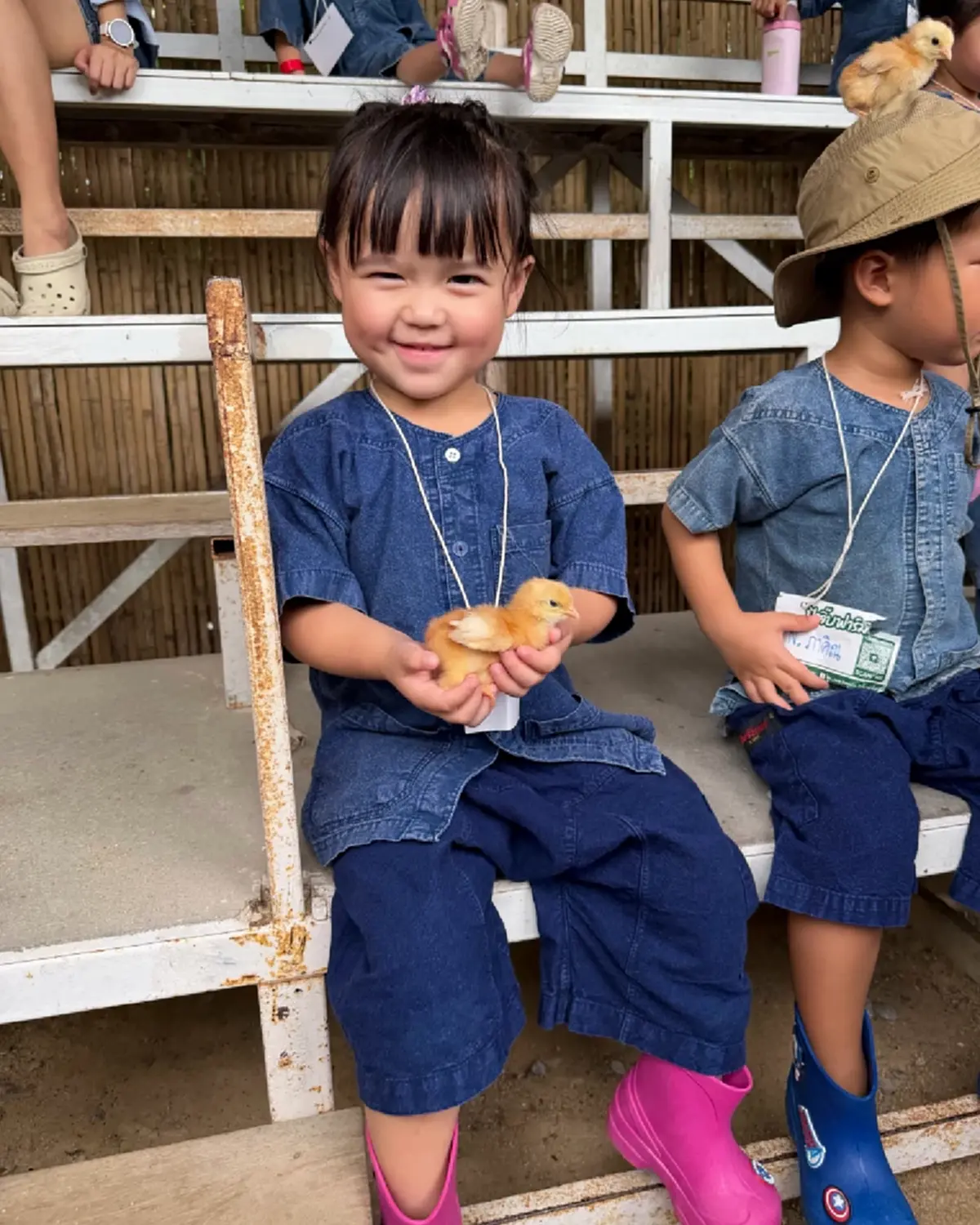 "น้องเอลิเซีย" ลูกสาว "แพทริเซีย-โน้ต"  ลุยโคลนไร้ลุคคุณหนู