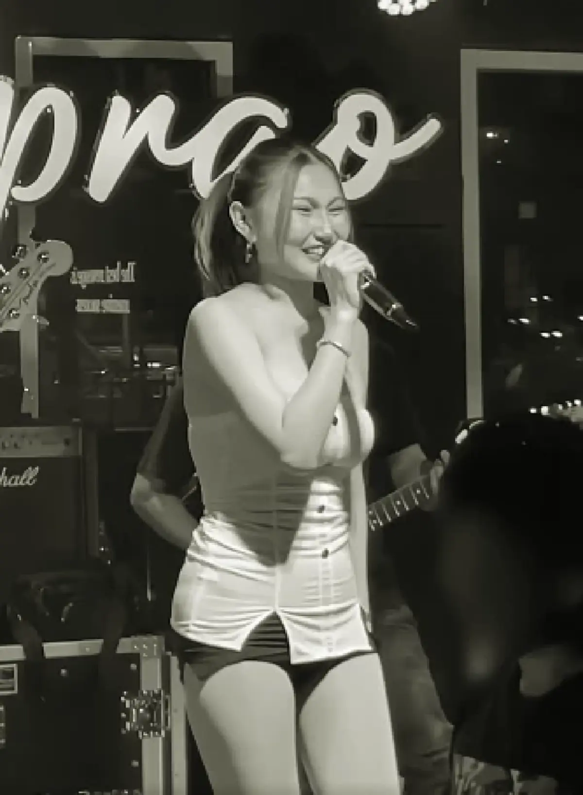 อาลัย "น้องบรีส" นักร้องสาววงทศกัณฐ์ จากไปในเหตุเพลิงไหม้โรงเบียร์ดัง