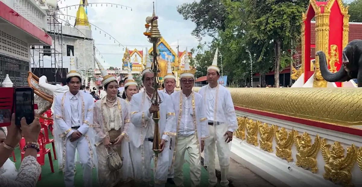 เปิดเลขมงคล พิธียกฉัตรพระธาตุฯ บรรจุทองคำแท่ง วัดดังศรีสะเกษ 