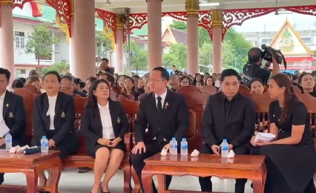 ยิ่งเศร้า คำพูด "ครูทราย" ถึงสามีครั้งสุดท้าย ก่อนฟุบลงกับพื้น