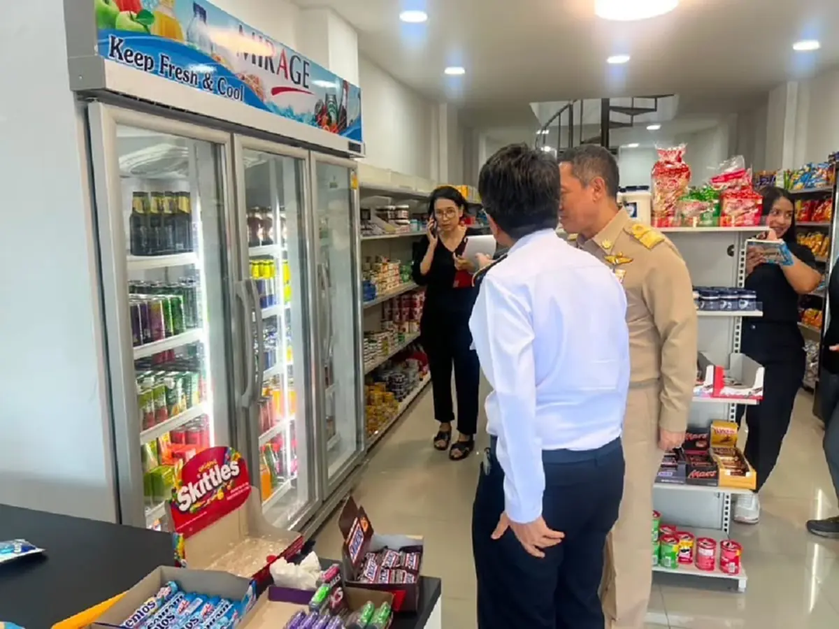 บุกตรวจมินิมาร์ทต่างชาติภูเก็ต ยึดสินค้านำเข้าไร้ฉลากไทย