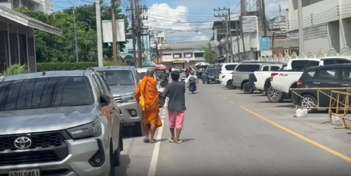 ชาวบ้านสุดทน! แจ้งตรวจพระเดินเรี่ยไร กลิ่นสุราคละคลุ้ง