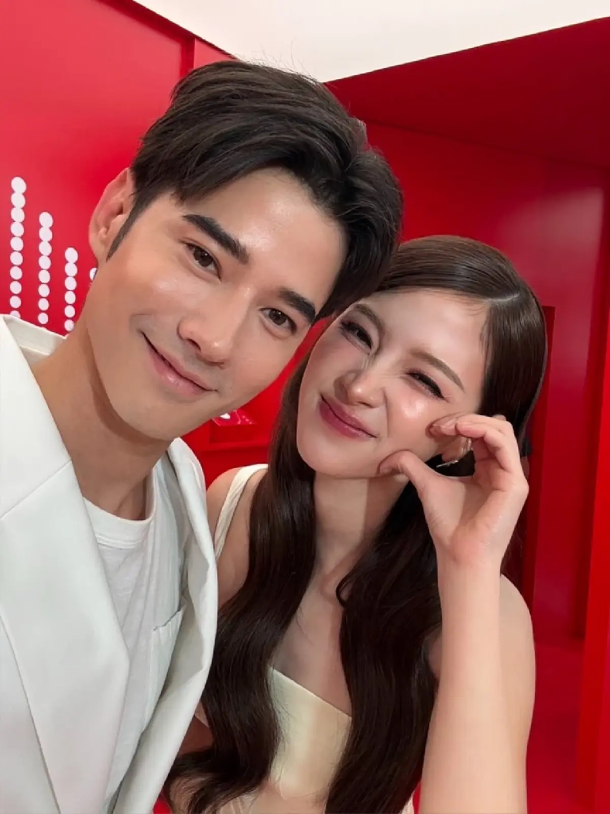 16 ปีที่รอคอย "พี่โชน-น้องน้ำ" เจอกันอีกครั้ง ทำแฟนๆ ใจฟู